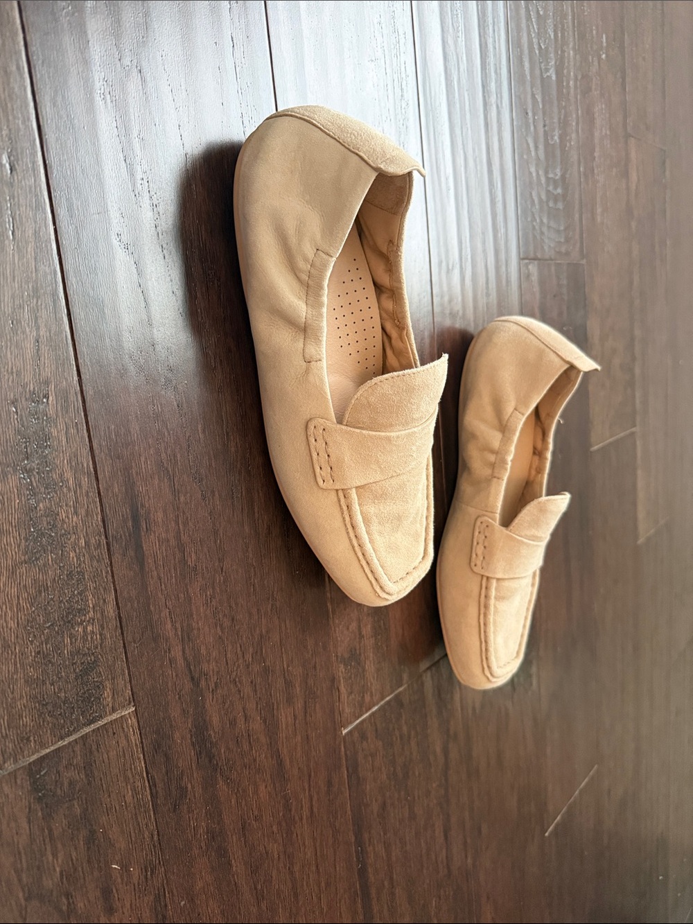 Antonio Melani Kaleah Women’s Cream Suede Leather Loafers Size 7.5 - Picture 2 of 6